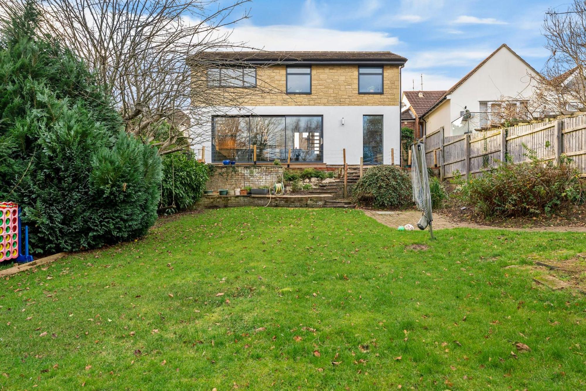Elegant Retreat In Cheltenham - Garden & Parking Included Exterior photo